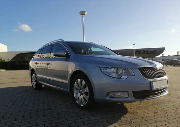 Skoda Superb cena 34000 przebieg: 297000, rok produkcji 2011 z Wrocław małe 79